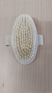 2-in-1 Exfoliating Wooden Brush | Oval Skin Care Brush