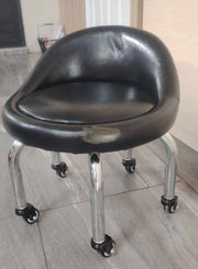 Low profile stool on wheels with back support | 31 cm | Black Pedicure Stool