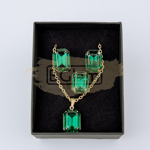 Green fashion jewelry store